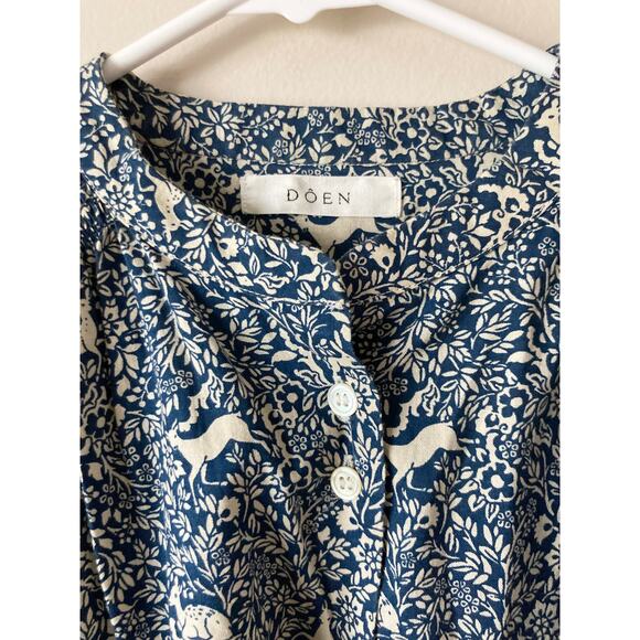 Doen Floral Blouse in Blue and White - Picture 5 of 8